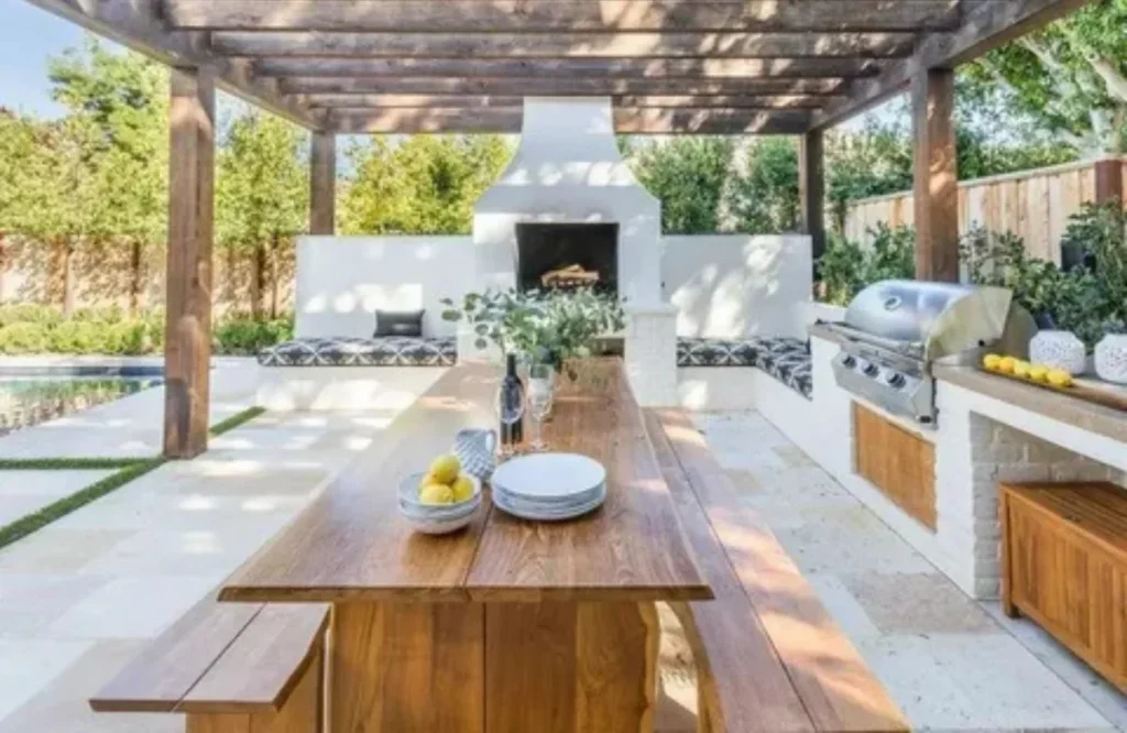 Installing an Outdoor Kitchen for Entertaining in Texas